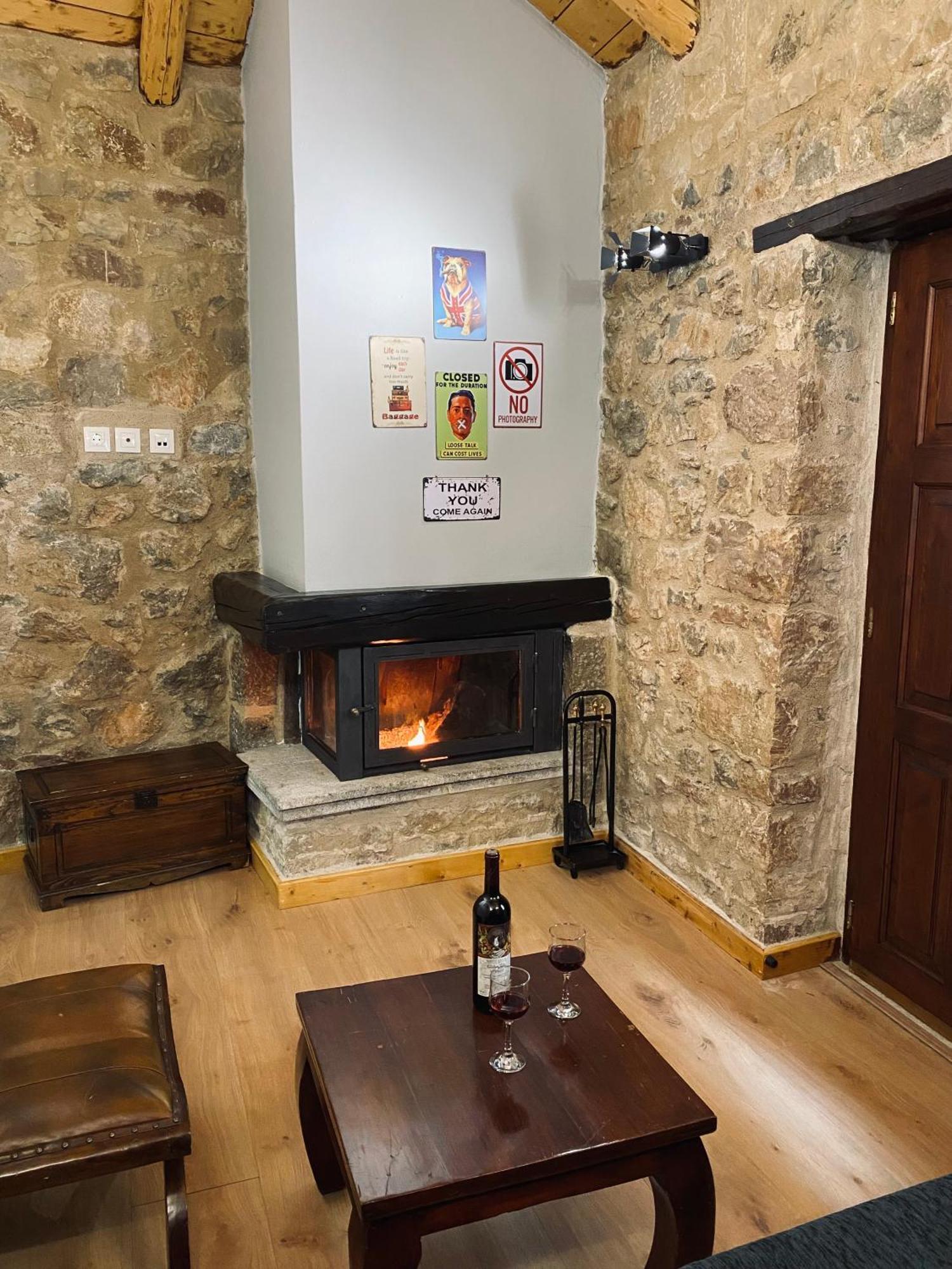Alexandros Guesthouse Arachova Exteriör bild